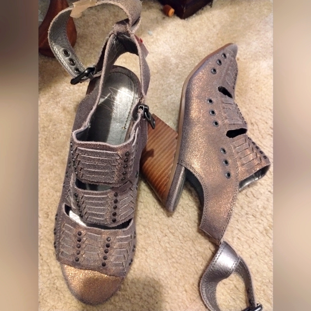 Super cute shoe size 9.5